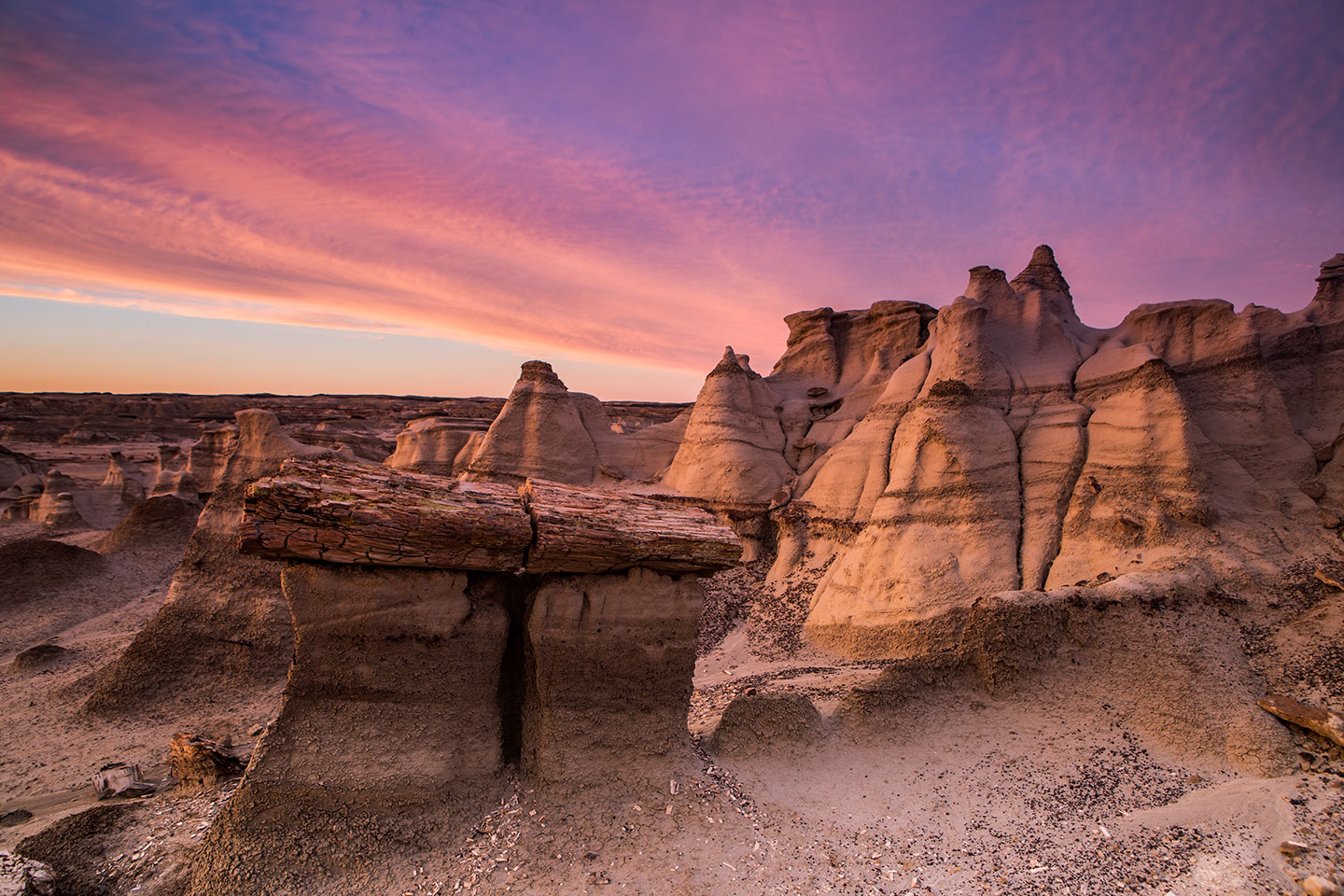 Sunset over the hoodoos of Bisti Badlands, New Mexico